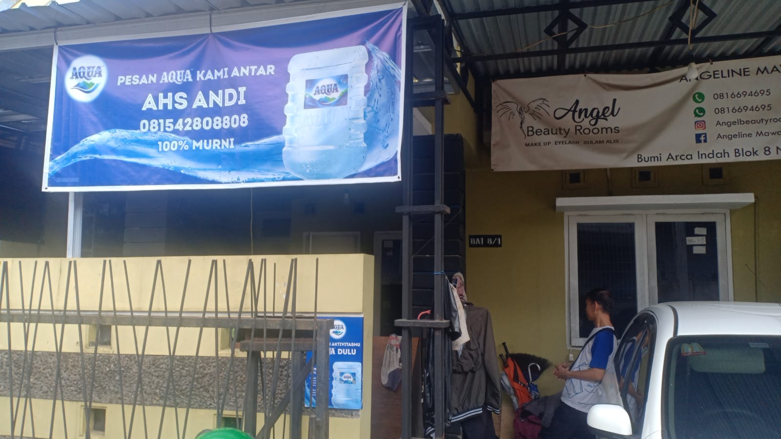 Andy agen galon Le Minerale