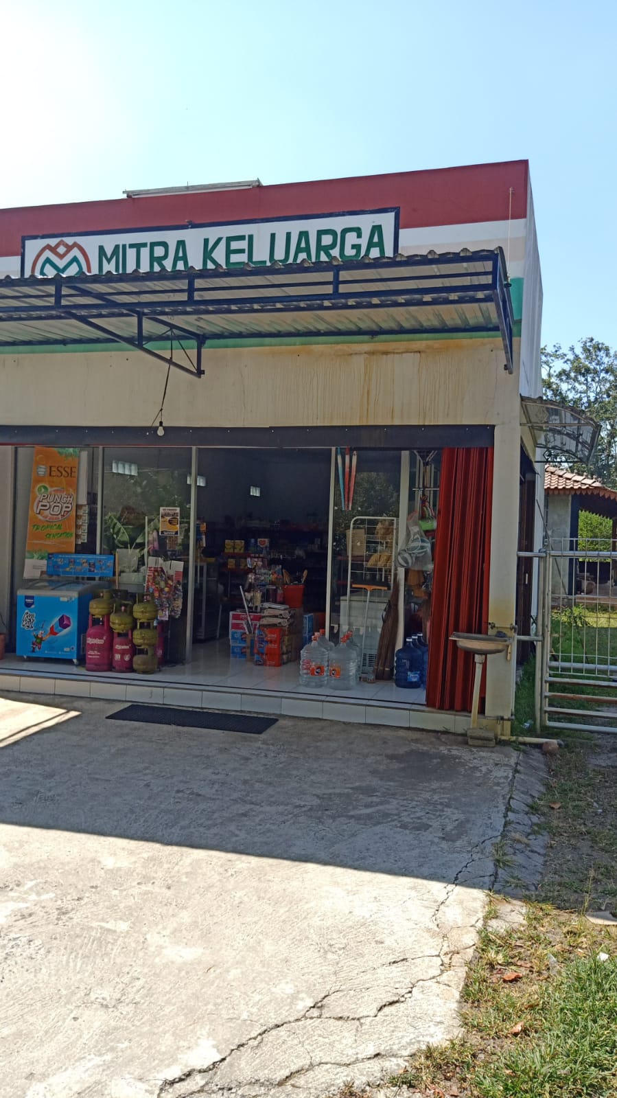 Swalayan mitra keluarga