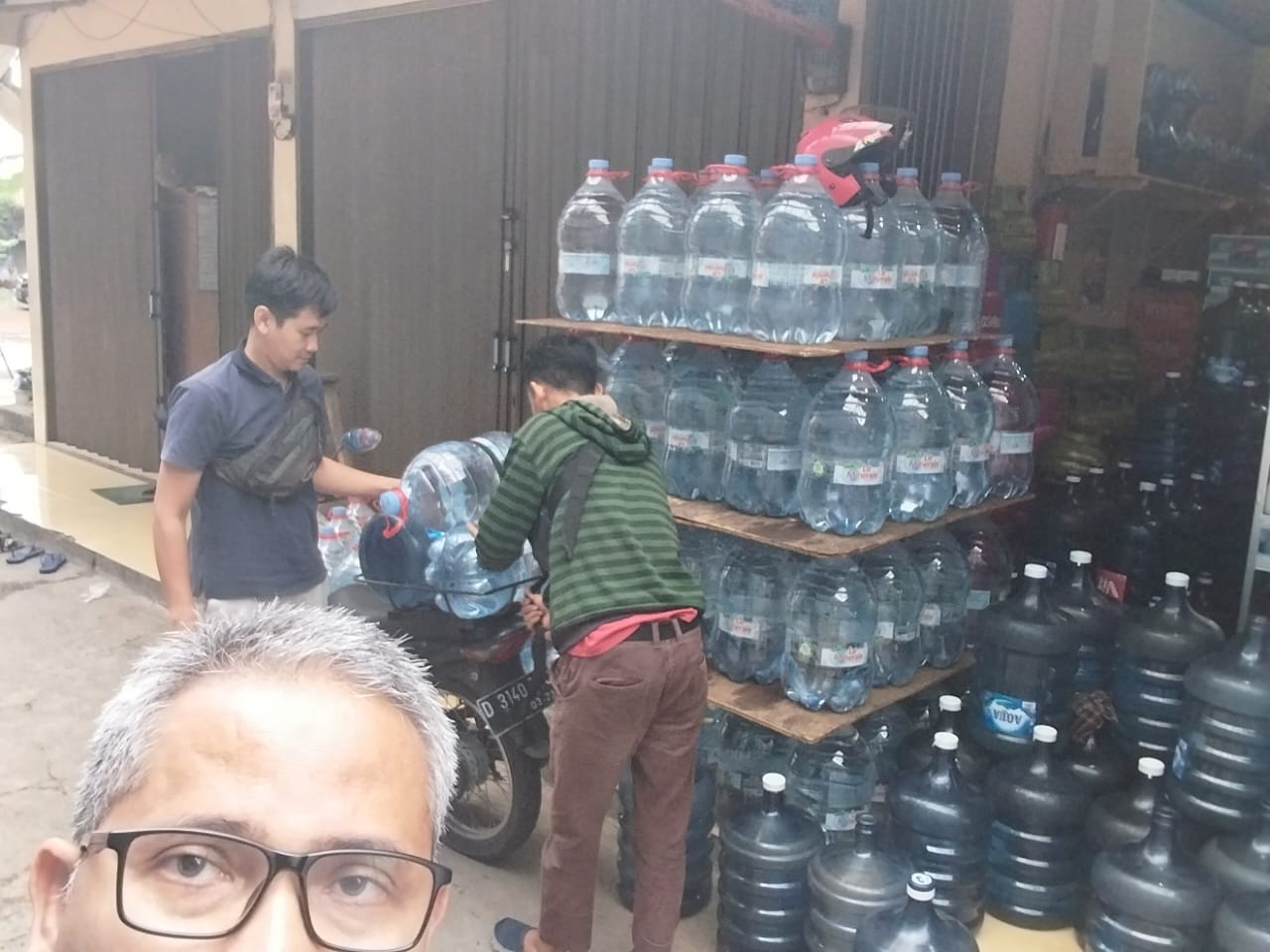 AGENT LEMINERAL GALLON VIRZHA