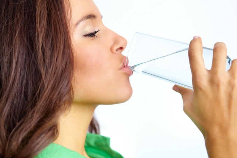 Diet Air Mineral, Alternatif Turunkan Berat Badan Secara Sehat dan Cepat