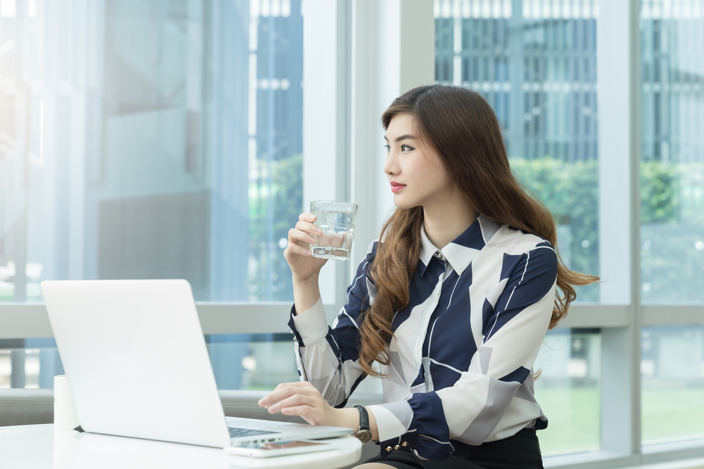 Rutin Minum Air Selama 30 Hari? Ini 6 Khasiatnya