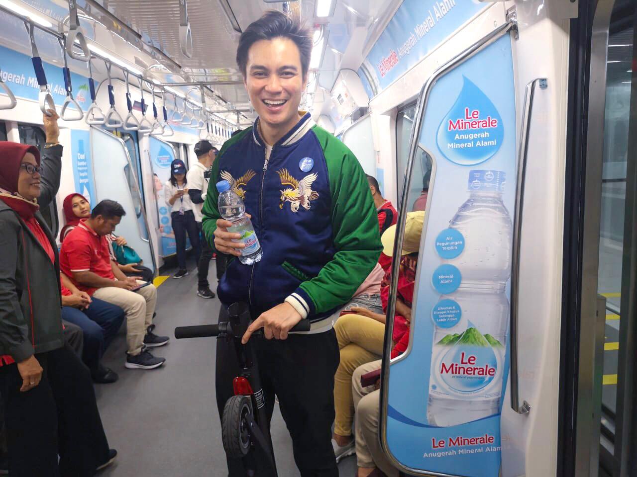Naik MRT Jakarta, Baim Wong Berasa di Luar Negeri