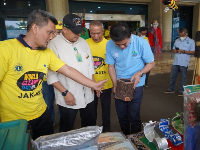 Le Minerale Edukasi Pilah Sampah Dari Rumah Pada World Cleanup Day