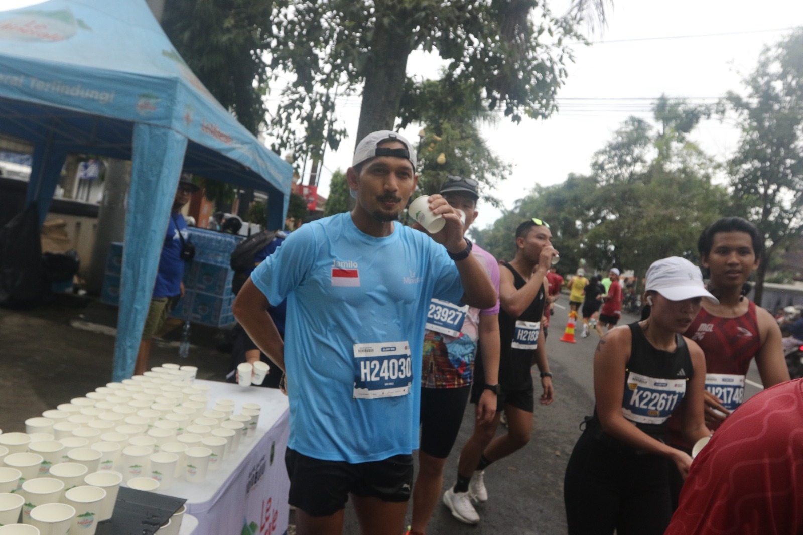 Dipilih Sebagai Official Mineral Water, Le Minerale Bantu 10.500 Pelari Tetap Bugar Menaklukan Jalur Menanjak di Borobudur Marathon