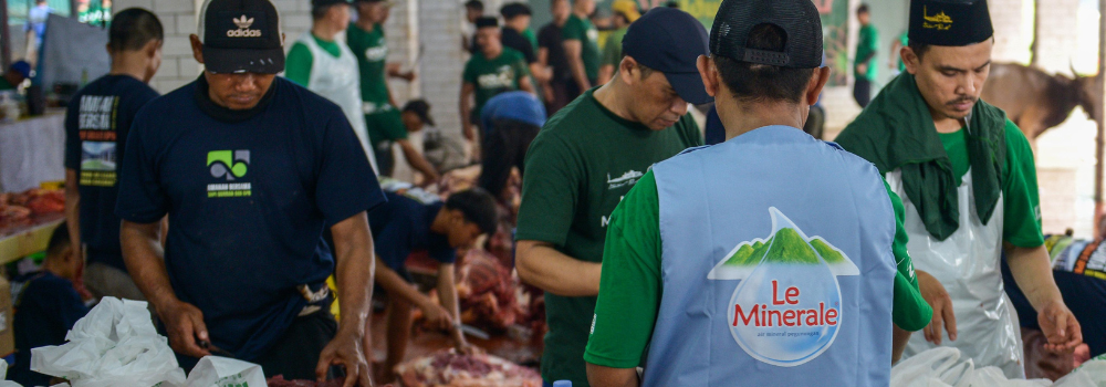 Bersama Masjid Istiqlal, Le Minerale Berbagi Kurban dan Santunan untuk 2.000 Anak Yatim Saat Hari Raya Idul Adha