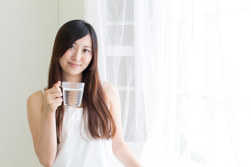 7 Khasiat Minum Air Hangat di Pagi Hari