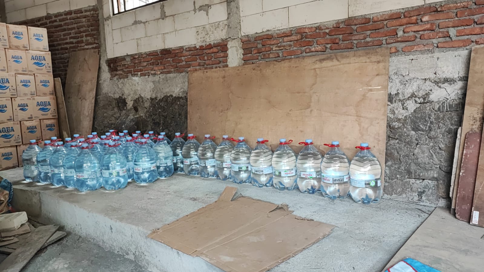 Agen Galon Le Minerale Sinar Wijaya